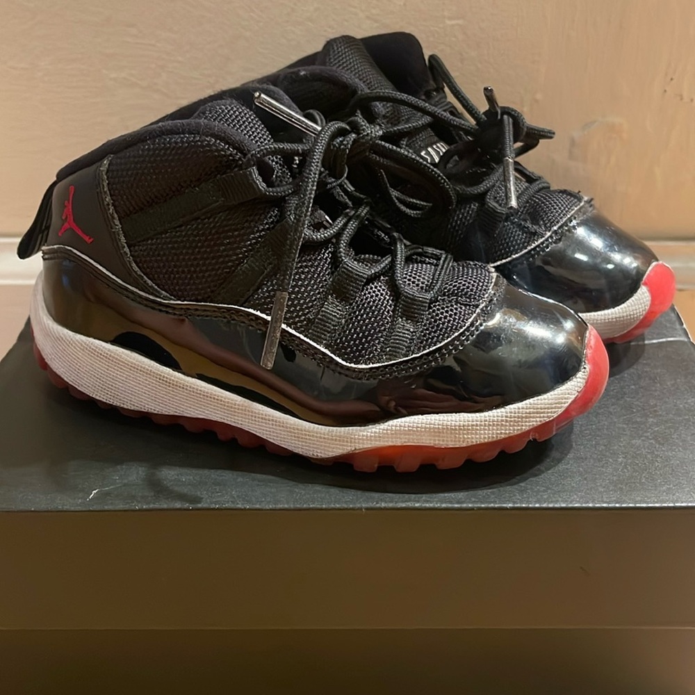 Kids Jordan 11 Retro (TD) Bred Black Red Worn Once New Size 9C